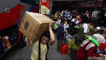    Jakarta Tutup Pintu? Siap-siap Aturan Ketat untuk Pendatang!   Pendatang Wajib Tahu! Jakarta Siapkan 'Gerbang' Baru yang Lebih Selektif   Jakarta Berbenah: Pendatang Tak Bisa Lagi Bebas Masuk?   Aturan Pendatang Jakarta Diperketat: Mimpi Jadi Warga Ibu Kota Makin Sulit?   Jakarta 'Saring' Pendatang: Siapa Saja