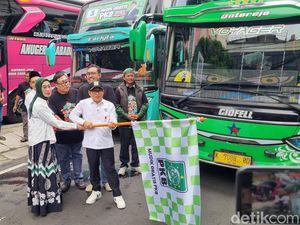 Cak Imin Lepas 1.000 Peserta Mudik Gratis PKB ke Jateng hingga Jatim Cak Imin Lepas 1.000 Peserta Mudik Gratis PKB ke Jateng hingga Jatim