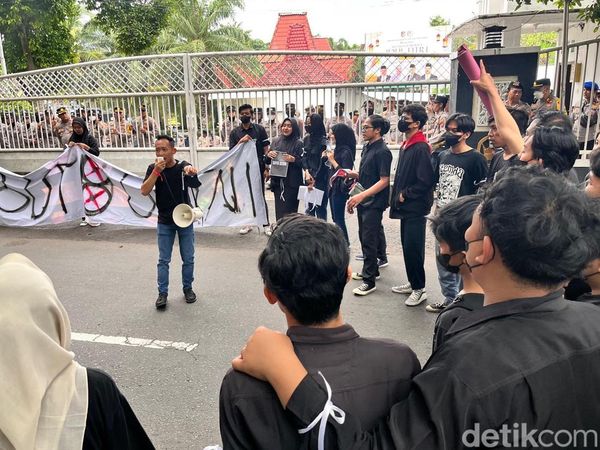 Demo Tolak UU TNI di Banyuwangi