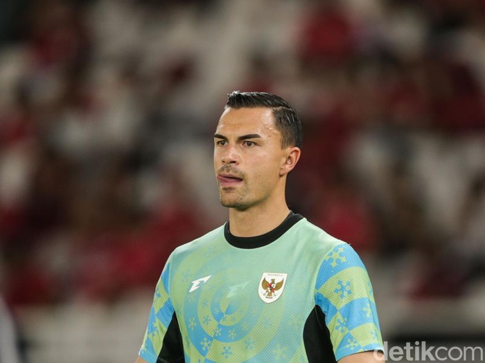 Emil Audero Mulyadi dalam jelang laga Timnas Indonesia melawan Bahrain di Stadion Utama Gelora Bung Karno.