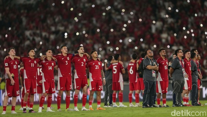 Indonesia Vs Bahrain Timnas Indonesia menjangkau kemenangan 1-0 atas Bahrain. Gol Ole Romeny mengungguli skuad Garuda dan menjaga cita-cita lolos ke Piala Dunia 2026 tetap menyala. Indonesia menghadapi Bahrain di Stadion Utama Gelora Bung Karno, Selasa (25/3/2025) malam WIB.