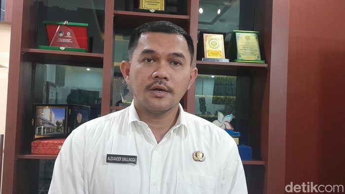 Kadisdik Sumut Alexander Sinulingga (Nizar Aldi/detikSumut) Kadisdik Sumut Alexander Sinulingga (Nizar Aldi/detikSumut) Anggaran