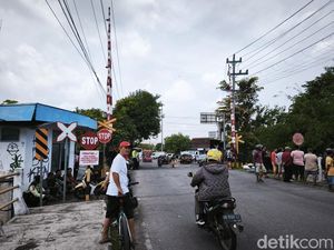 KA Batara Kresna Vs Sigra Tewaskan 4 Pemudik, Petugas Palang Diamankan