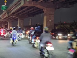 Jalan Kalimalang Bekasi Mulai Dilintasi Pemudik Motor, Kondisi Lalin Lancar