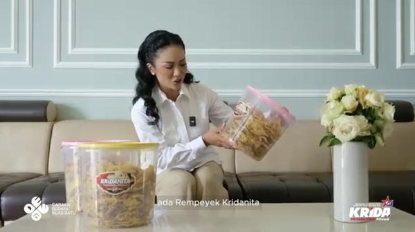 Slay! Momen Kris Dayanti Makan Teppanyaki hingga Tahu Goreng