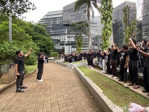 Mahasiswa UI Gelar Aksi Kecewa Kematian Akseyna Belum Terungkap 1 Dekade