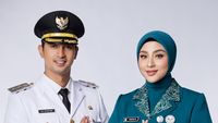 Foto Margin Wieheerm Pakai Seragam PKK Dampingi Ali Syakieb, Cantik Flawless
