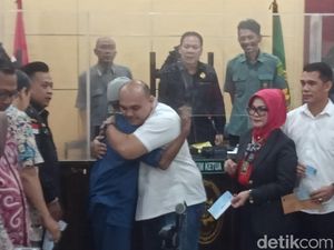 Keluarga Mat Solar Beri Bagian H Idris Uang Ganti Rugi Tol Keluarga Mat Solar Beri Bagian H Idris Uang Ganti Rugi Tol