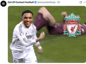 Meme TAA Menuju Real Madrid, Fans Liverpool Kesal!