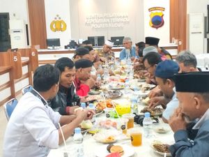 Silaturahmi Hangat Eks Napi Terorisme dan Polisi Lewat Bukber di Kudus Silaturahmi Hangat Eks Napi Terorisme dan Polisi Lewat Bukber di Kudus