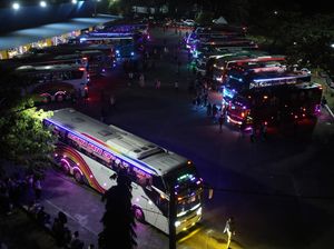 Ingat Jangan Naik Bus Berstiker Ini, Jangan Ya! Ingat Jangan Naik Bus Berstiker Ini, Jangan Ya!