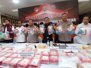 Penyelundupan 93 Kg Sabu asal Malaysia Digagalkan di Perairan Bintan Penyelundupan 93 Kg Sabu asal Malaysia Digagalkan di Perairan Bintan