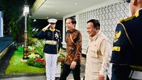 3 Gesture Hangat Prabowo untuk Jokowi yang Berulang Tahun ke-65