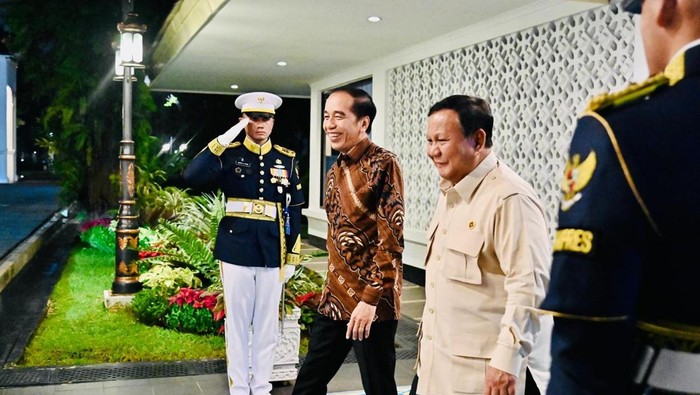 Prabowo dan Jokowi buka puasa bareng di Istana Merdeka, Jakarta. Prabowo dan Jokowi buka puasa bareng di Istana Merdeka, Jakarta.