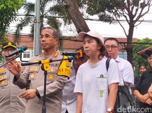 Hadiri Prarekonstruksi, Keluarga Harap Kematian Mahasiswa UKI Diusut Tuntas Hadiri Prarekonstruksi, Keluarga Harap Kematian Mahasiswa UKI Diusut Tuntas