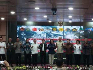 438 Ribu Hektare Kebun Sawit Sitaan Satgas PKH Diserahkan ke BUMN 438 Ribu Hektare Kebun Sawit Sitaan Satgas PKH Diserahkan ke BUMN