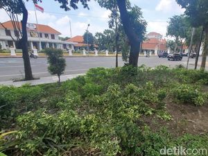 Taman Apsari Rusak Parah Buntut Demo Tolak UU TNI, Kerugian Rp 29 Juta Taman Apsari Rusak Parah Buntut Demo Tolak UU TNI, Kerugian Rp 29 Juta