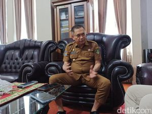 Rachmat Riyanto Sebut 5.000 ASN-PPPK Tak Ber-KTP Bengkulu Tengah Rachmat Riyanto Sebut 5.000 ASN-PPPK Tak Ber-KTP Bengkulu Tengah