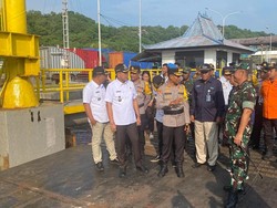 Bupati Karangasem Tinjau Pelabuhan Padangbai, Jumlah Pemudik ke NTB Naik