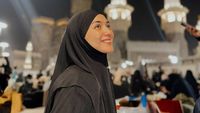 Citra Kirana dan Rezky Aditya Iktikaf di Masjidil Haram