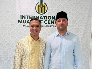 Ayah Miliano Jonathans Mualaf, Dapat Hidayah di Bulan Ramadan Ayah Miliano Jonathans Mualaf, Dapat Hidayah di Bulan Ramadan