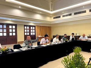 Walhi Bali Duga Terminal LNG Bakal Dibangun di Hutan Mangrove Walhi Bali Duga Terminal LNG Bakal Dibangun di Hutan Mangrove