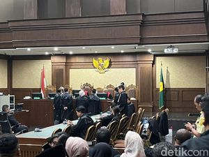 Dipanggil KPK Jadi Saksi Harun Masiku, Febri Diansyah Masih Ikut Sidang Hasto Dipanggil KPK Jadi Saksi Harun Masiku, Febri Diansyah Masih Ikut Sidang Hasto