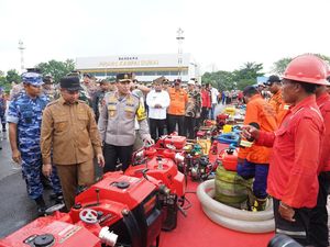 Diinisiasi Kapolda Riau, Apel Kesiapsiagaan Karhutla Digelar Lebih Dini Diinisiasi Kapolda Riau, Apel Kesiapsiagaan Karhutla Digelar Lebih Dini