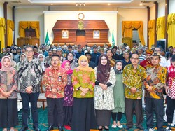 Khofifah Beri Tunjangan 1.000 Seniman & 148 Juru Pelihara Cagar Budaya