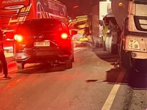 Tiga Truk Terlibat Kecelakaan Beruntun di Jalintim Palembang-Betung