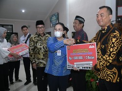 Wali Kota Semarang Serahkan Bisyaroh ke 6.572 Marbot Masjid-Pengajar TPQ