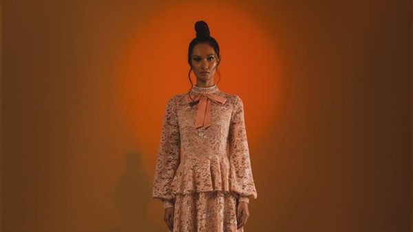 Foto: 8 Baju Lebaran Mewah Tapi Bersahaja Karya Desainer Lokal