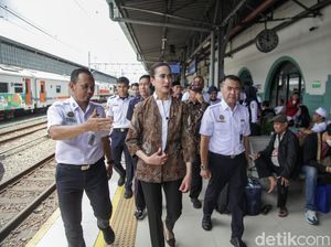 Jelang Libur Lebaran, Menpar Widi Tinjau Kesiapan Akomodasi hingga Atraksi Jelang Libur Lebaran, Menpar Widi Tinjau Kesiapan Akomodasi hingga Atraksi