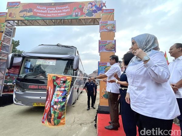 Momen Menaker Lepas Ribuan Pelaku Usaha Warmindo Berangkat Mudik