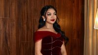 7 Gaya Naura Ayu Jadi Snow White Sehari, Glamor Bergaun Merah