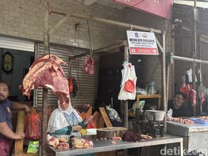 Penjualan Daging Sapi di Surabaya Naik 2 Kali Lipat Jelang Lebaran Penjualan Daging Sapi di Surabaya Naik 2 Kali Lipat Jelang Lebaran