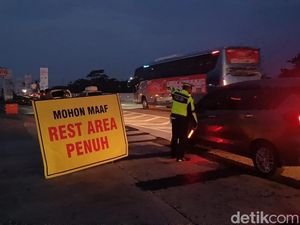 Penuh Saat Jam Buka Puasa, Rest Area Km 338 Tol Pekalongan Sempat Ditutup Penuh Saat Jam Buka Puasa, Rest Area Km 338 Tol Pekalongan Sempat Ditutup