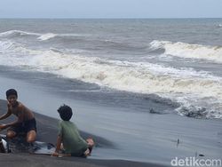 BMKG Ingatkan Gelombang Tinggi di Perairan Nias Selama Tiga Hari