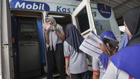 Ratusan Buruh Rokok di Pekalongan Terima BLT Cukai