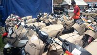 Ribuan Paket Sepeda Motor Gratis KAI Tiba di Tegal