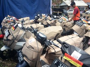Ribuan Paket Sepeda Motor Gratis KAI Tiba di Tegal Ribuan Paket Sepeda Motor Gratis KAI Tiba di Tegal