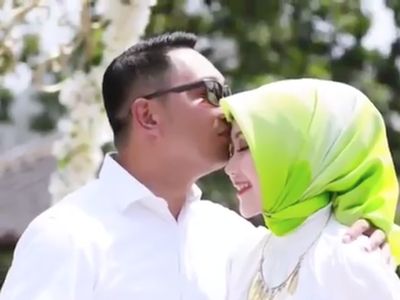 7 Foto Romantis Ridwan Kamil Bareng Istri yang Kerap Bikin Ikutan Baper