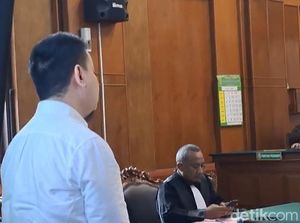 Paksa Siswa Menggonggong, Ivan Sugiamto Divonis 9 Bulan Penjara Paksa Siswa Menggonggong, Ivan Sugiamto Divonis 9 Bulan Penjara