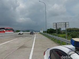 Tol Semarang-Batang Belum Berlaku One Way hingga Pukul 15.00 WIB, Ini Alasannya Tol Semarang-Batang Belum Berlaku One Way hingga Pukul 15.00 WIB, Ini Alasannya