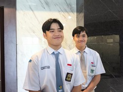 Kompak! Saudara Kembar Ini Sama-sama Lolos SNBP di Unair