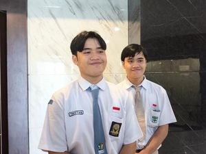 Kompak! Saudara Kembar Ini Sama-sama Lolos SNBP di Unair Kompak! Saudara Kembar Ini Sama-sama Lolos SNBP di Unair