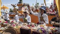 Upacara Melasti Sambut Nyepi di Palu