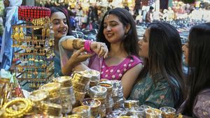 Warga Pakistan Padati Pasar Berburu Kebutuhan Lebaran