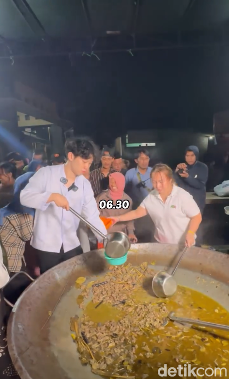 Willie Salim masak gulai dari 25 ekor kambing di Semarang