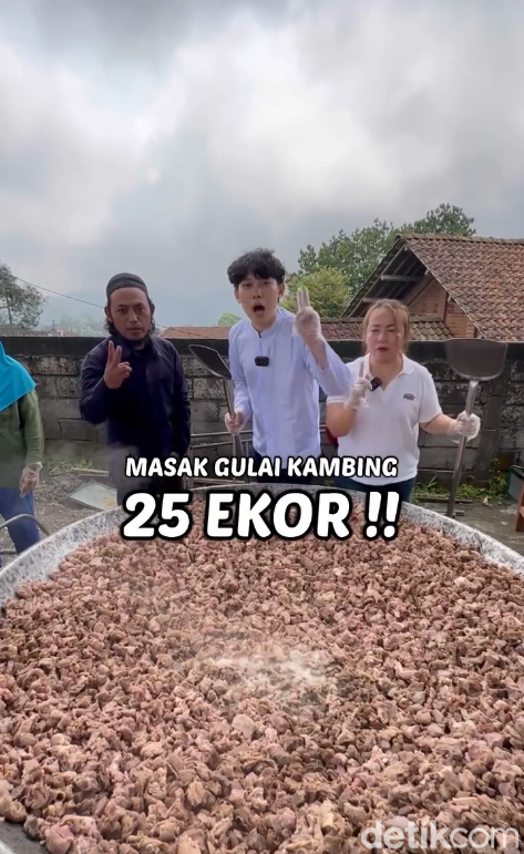 Willie Salim masak gulai dari 25 ekor kambing di Semarang